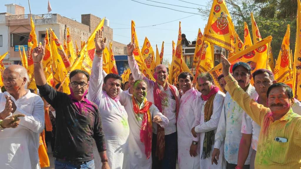 Shri Khatu Shyam Mandir Trust organized a grand Nishan Yatra to commemorate the foundation stone laying ceremony of the Shri Shyam Mandir